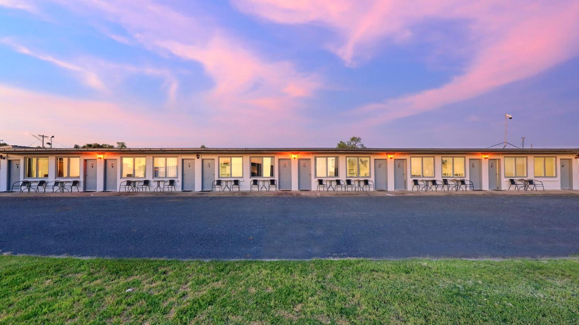 Artesian Motor Inn Under New Management Rams Motel Coonamble Exterior photo